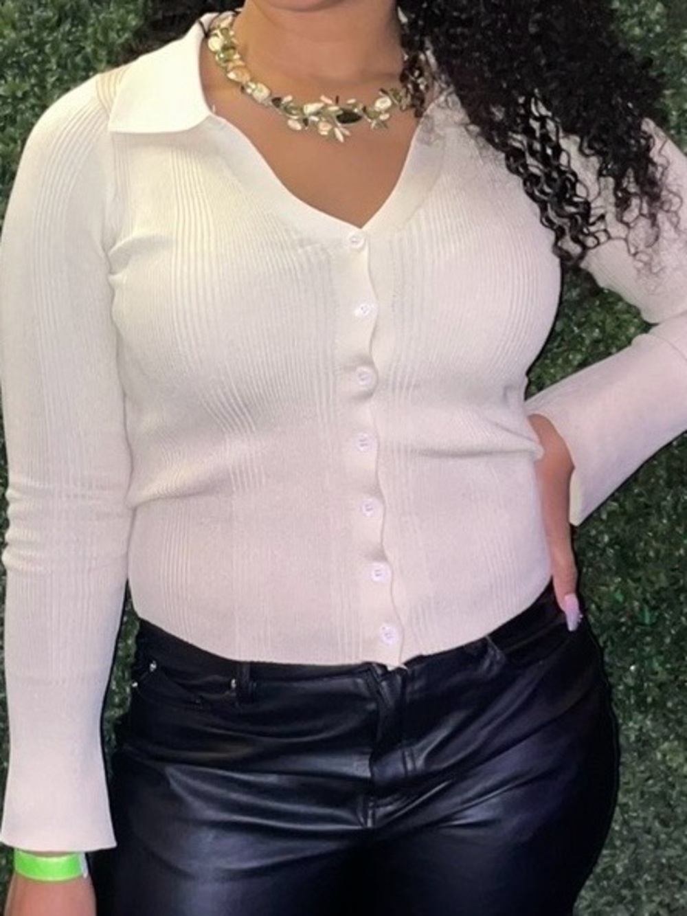 Cropped Cream Ribbed Button Cardigan - V-Neck Collar